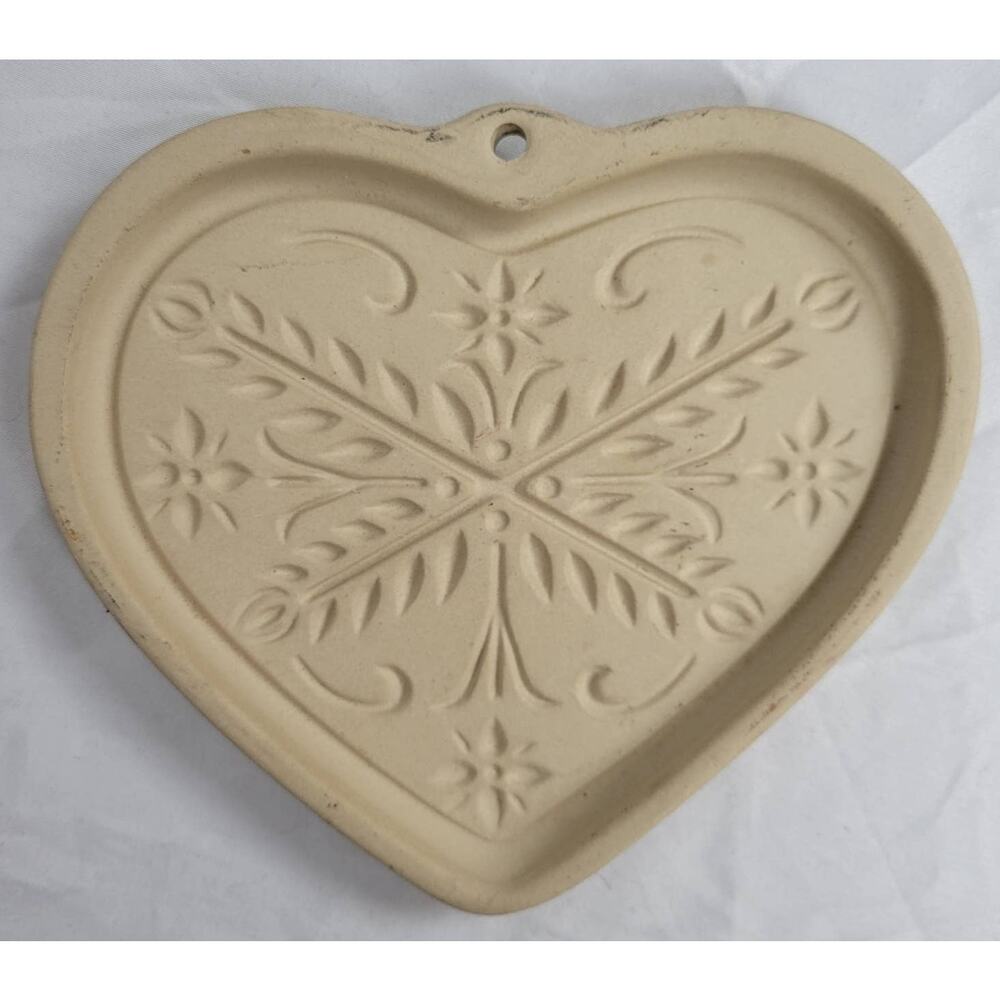 The Pampered Chef Ltd. Anniversary Heart, 2000 Family Heritage Stoneware